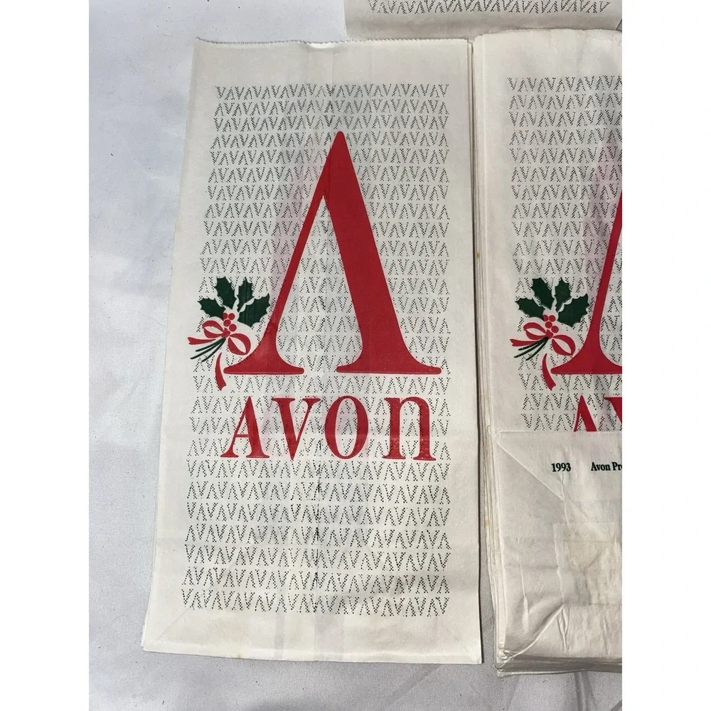25 Vintage Avon 1993 Christmas Paper Bags 11 X 5.5 Inches. Read Description
